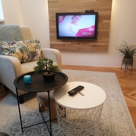 Small Modern Apartment With Parking Place SJJ Exterior foto